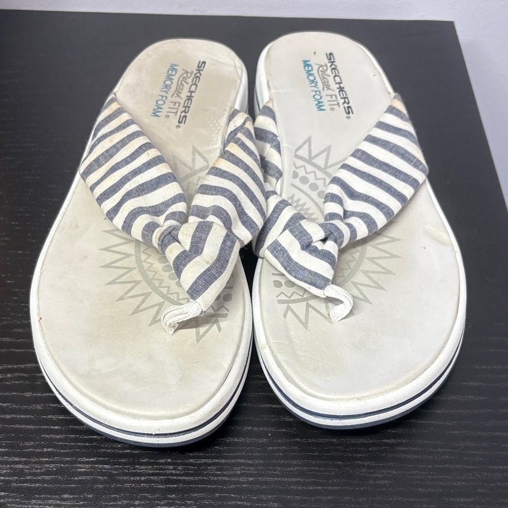 Skechers Striped Knot-Top Memory Foam Flip Flops - White & Blue